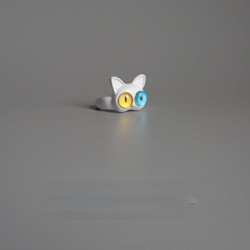 White Big-Eyed Cat Ring