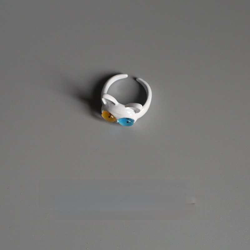White Big-Eyed Cat Ring
